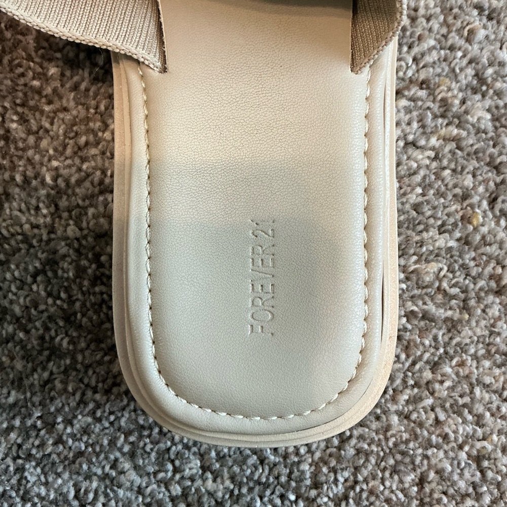 🩷Forever 21 Cream Ribbed Sandals - Picture 2 of 4